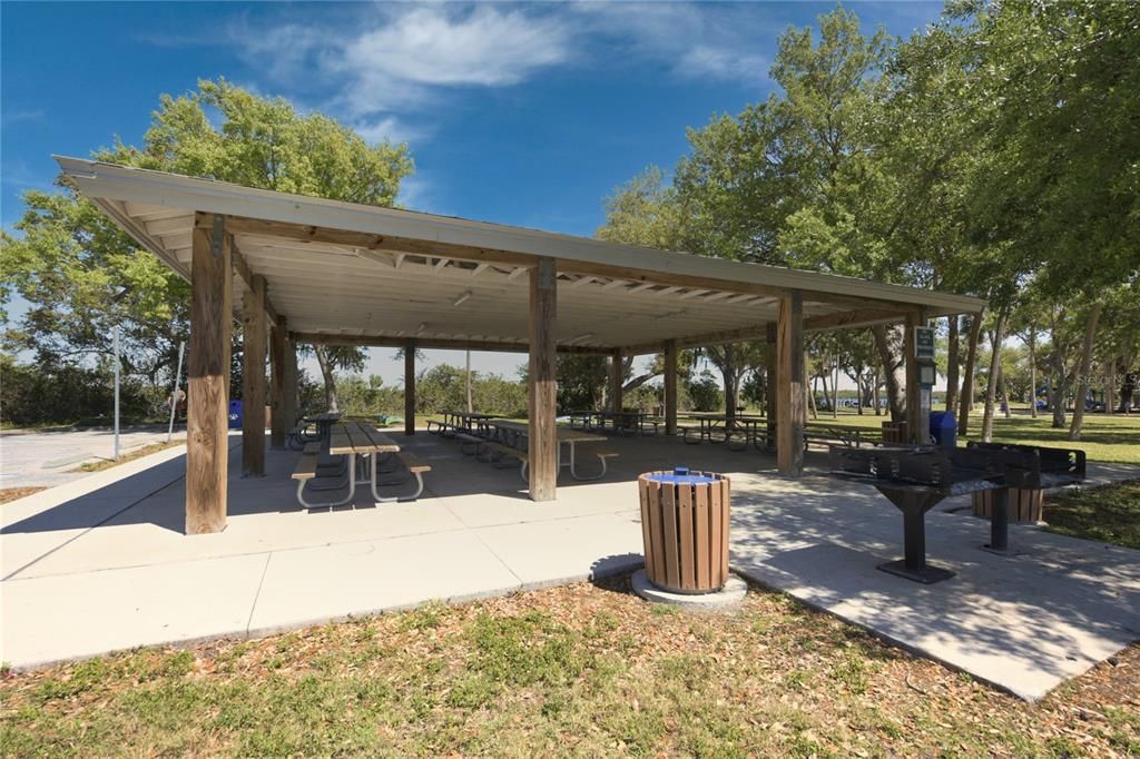 На продажу: $118,000 (0.23 acres)