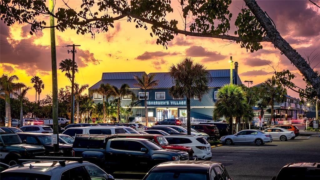 На продажу: $118,000 (0.23 acres)