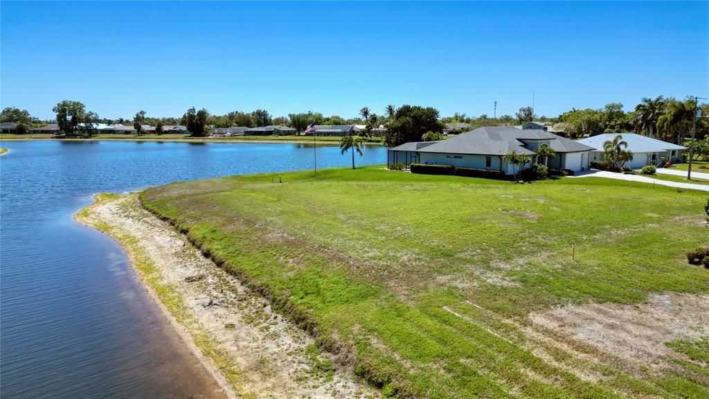 На продажу: $118,000 (0.23 acres)