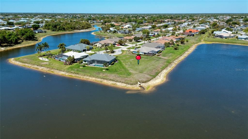 На продажу: $118,000 (0.23 acres)