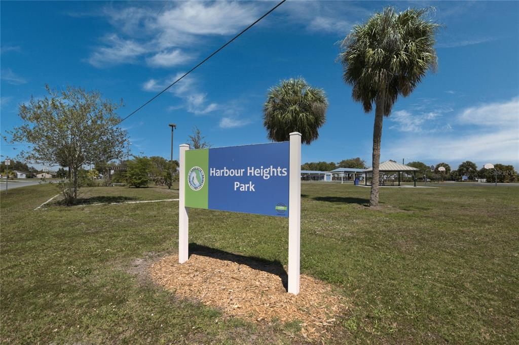 На продажу: $118,000 (0.23 acres)