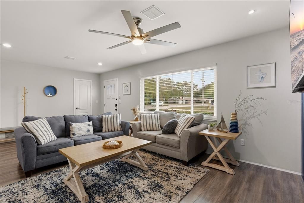 Active With Contract: $449,000 (3 beds, 2 baths, 1584 Square Feet)