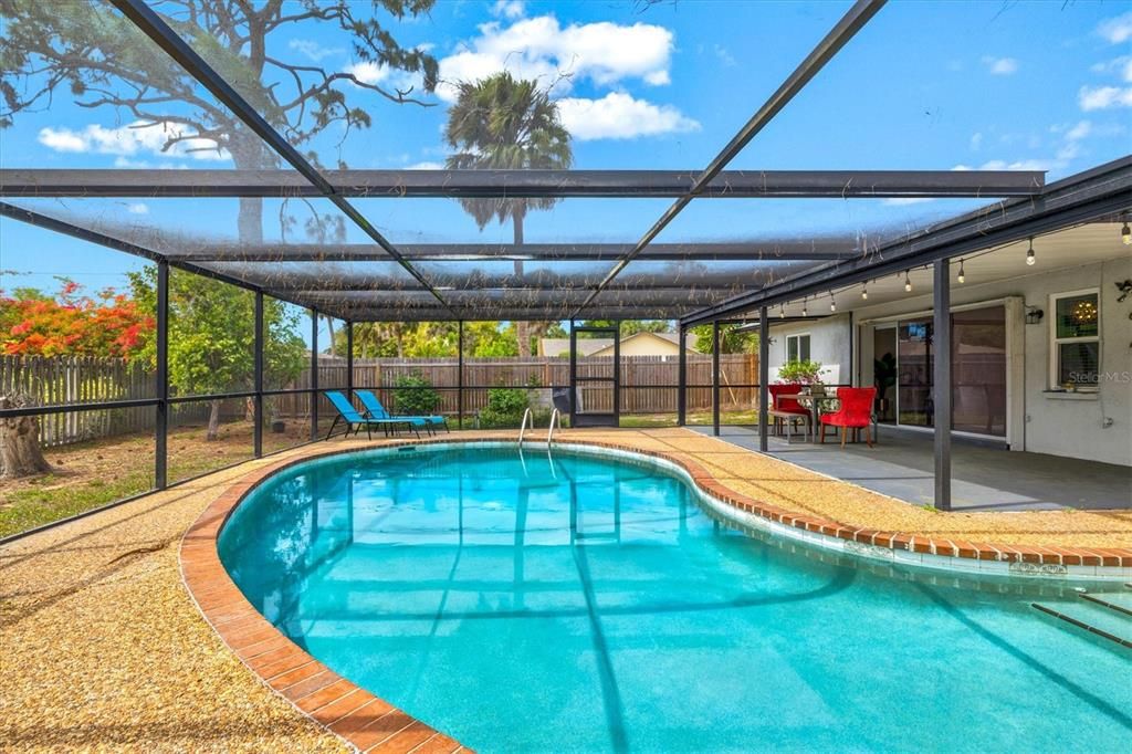Active With Contract: $449,000 (3 beds, 2 baths, 1584 Square Feet)