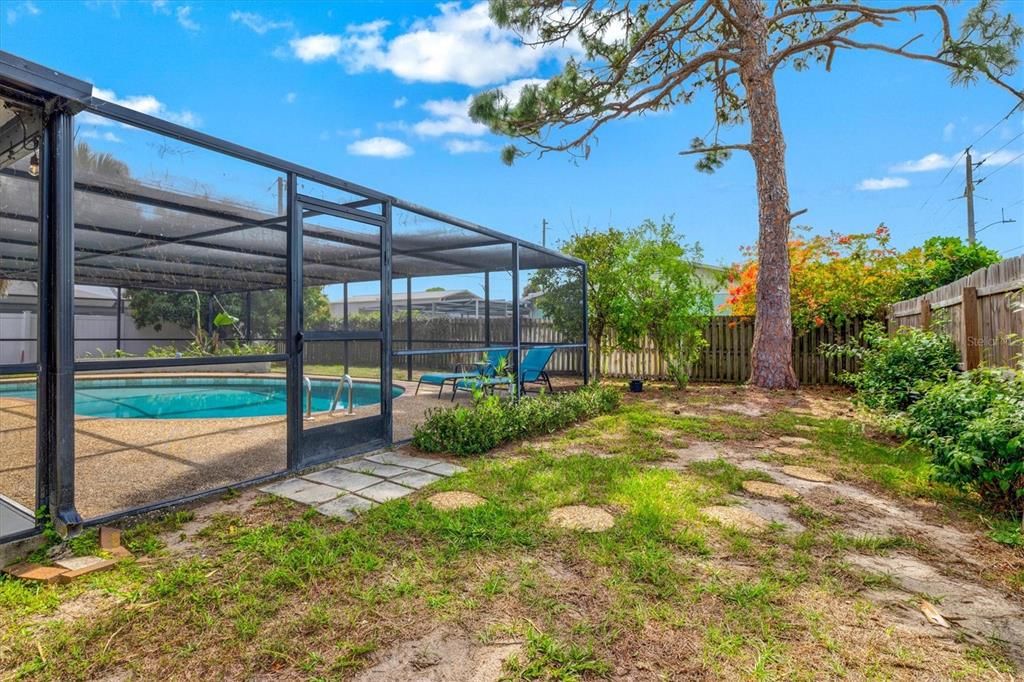 Active With Contract: $449,000 (3 beds, 2 baths, 1584 Square Feet)