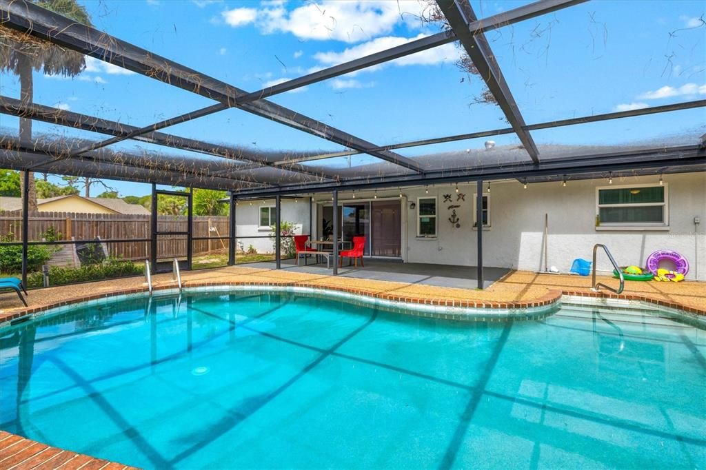 Active With Contract: $449,000 (3 beds, 2 baths, 1584 Square Feet)