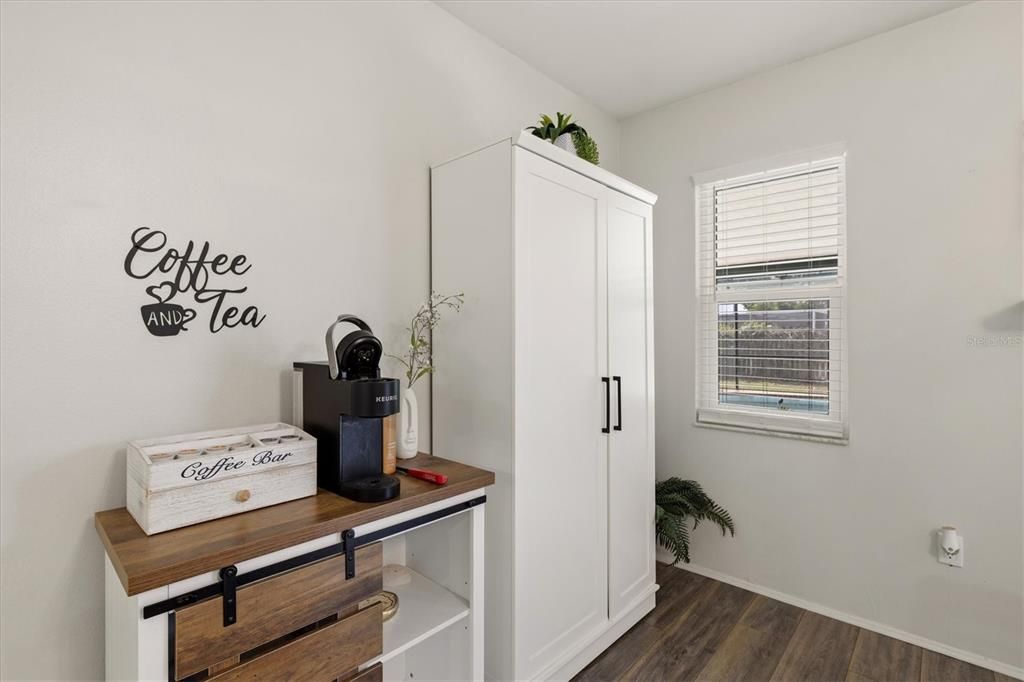 Active With Contract: $449,000 (3 beds, 2 baths, 1584 Square Feet)