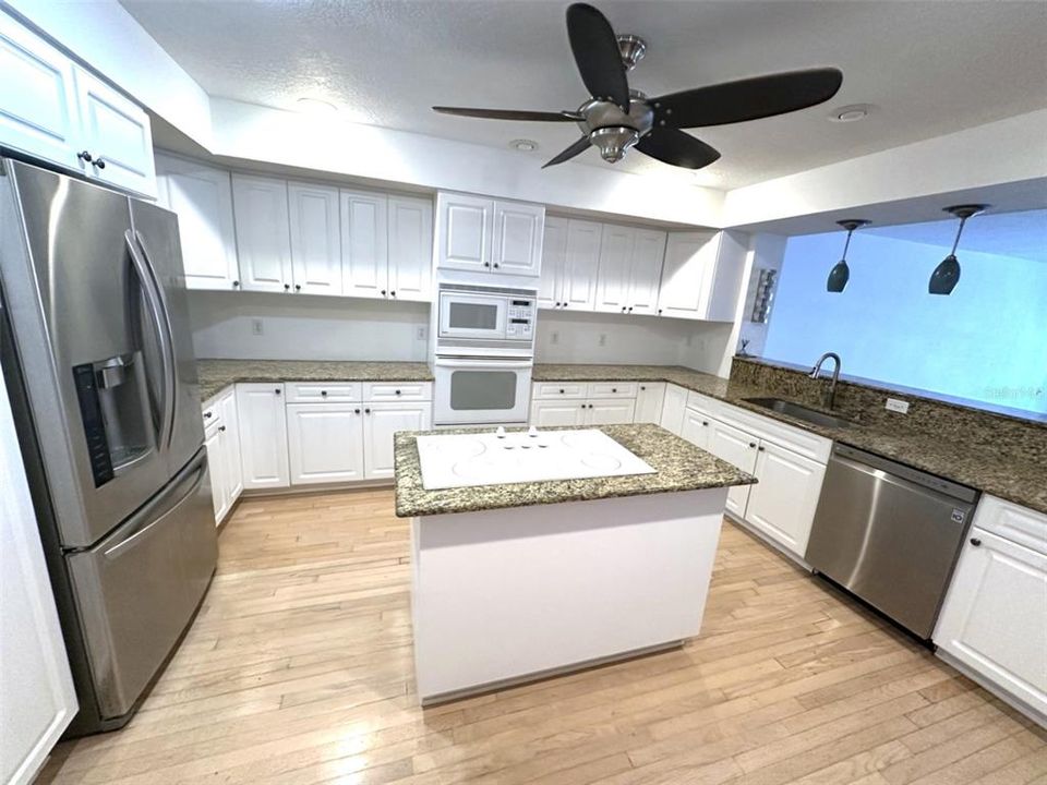 На продажу: $445,000 (3 спален, 3 ванн, 2140 Квадратных фут)