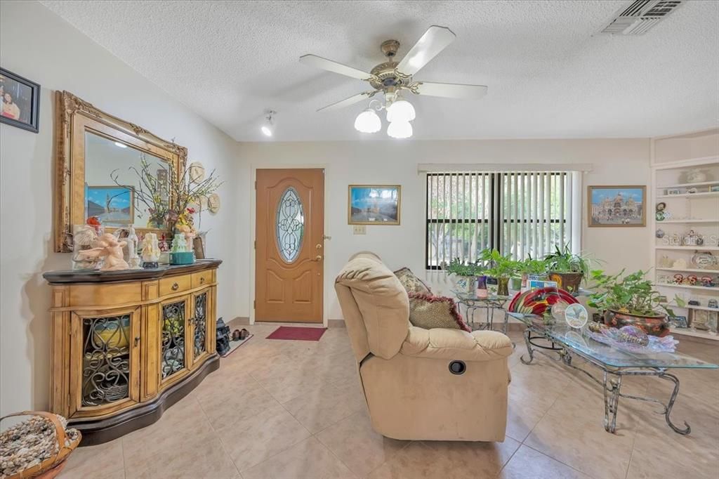 En Venta: $259,900 (3 camas, 2 baños, 1511 Pies cuadrados)