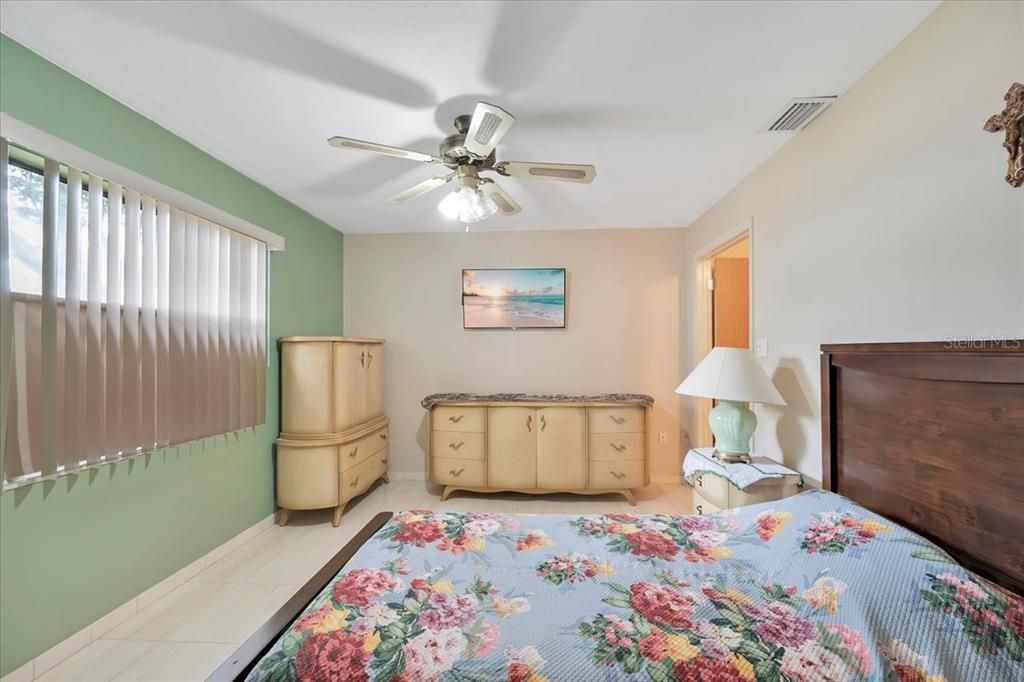 En Venta: $259,900 (3 camas, 2 baños, 1511 Pies cuadrados)