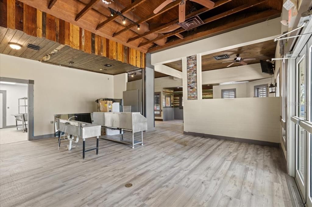 For Sale: $699,900 (0 beds, 0 baths, 3672 Square Feet)