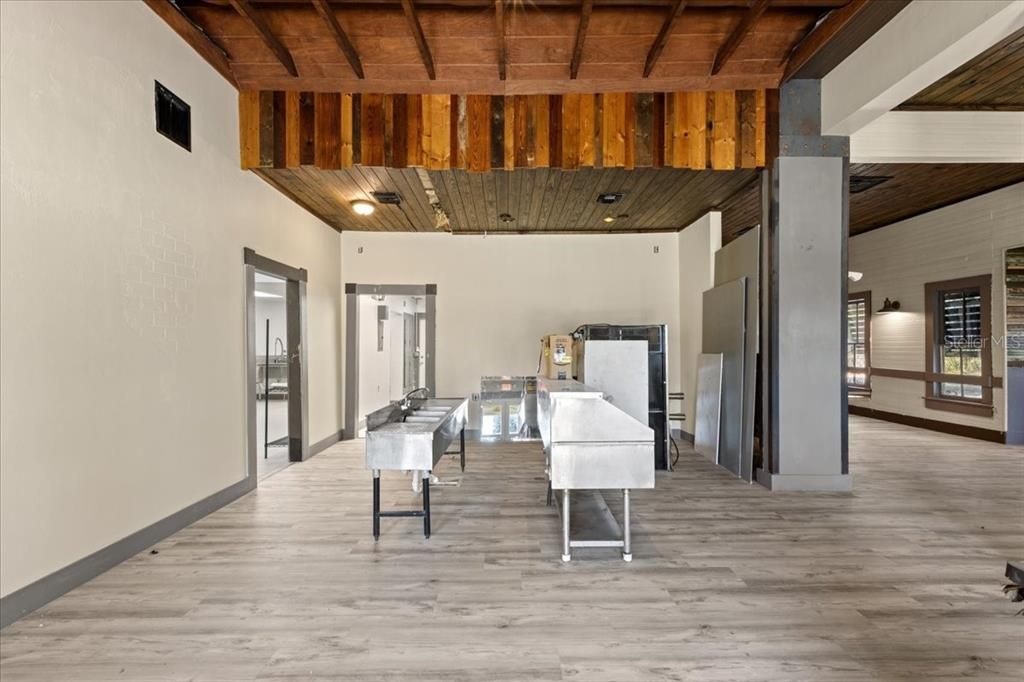 For Sale: $699,900 (0 beds, 0 baths, 3672 Square Feet)