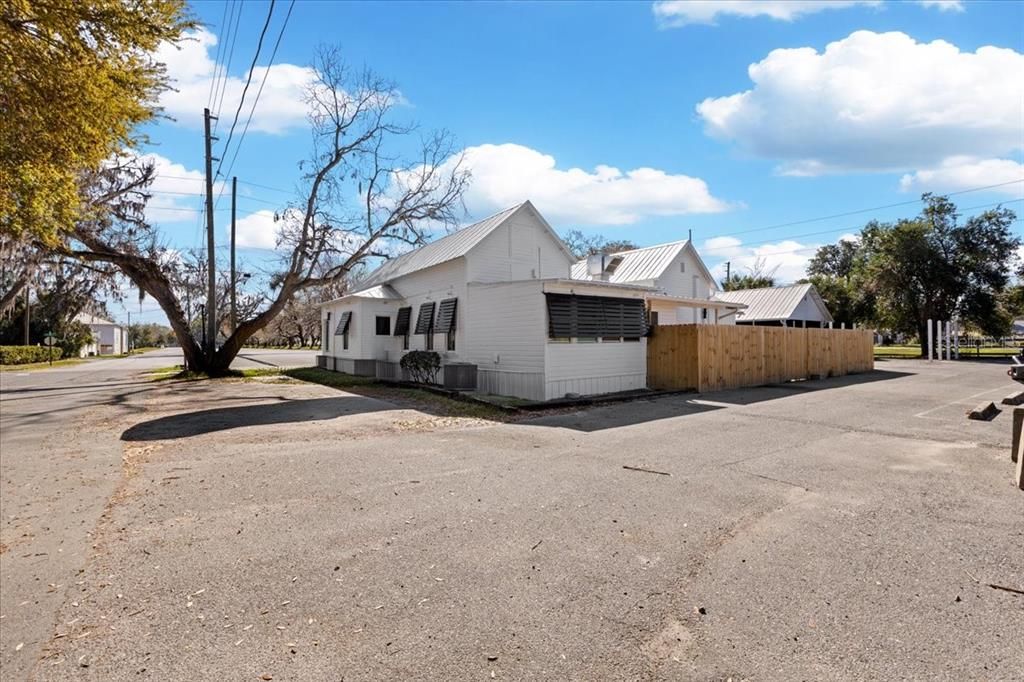 For Sale: $699,900 (0 beds, 0 baths, 3672 Square Feet)