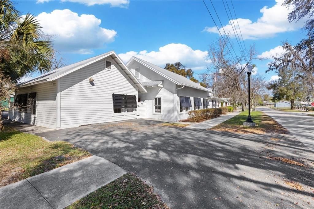 For Sale: $699,900 (0 beds, 0 baths, 3672 Square Feet)