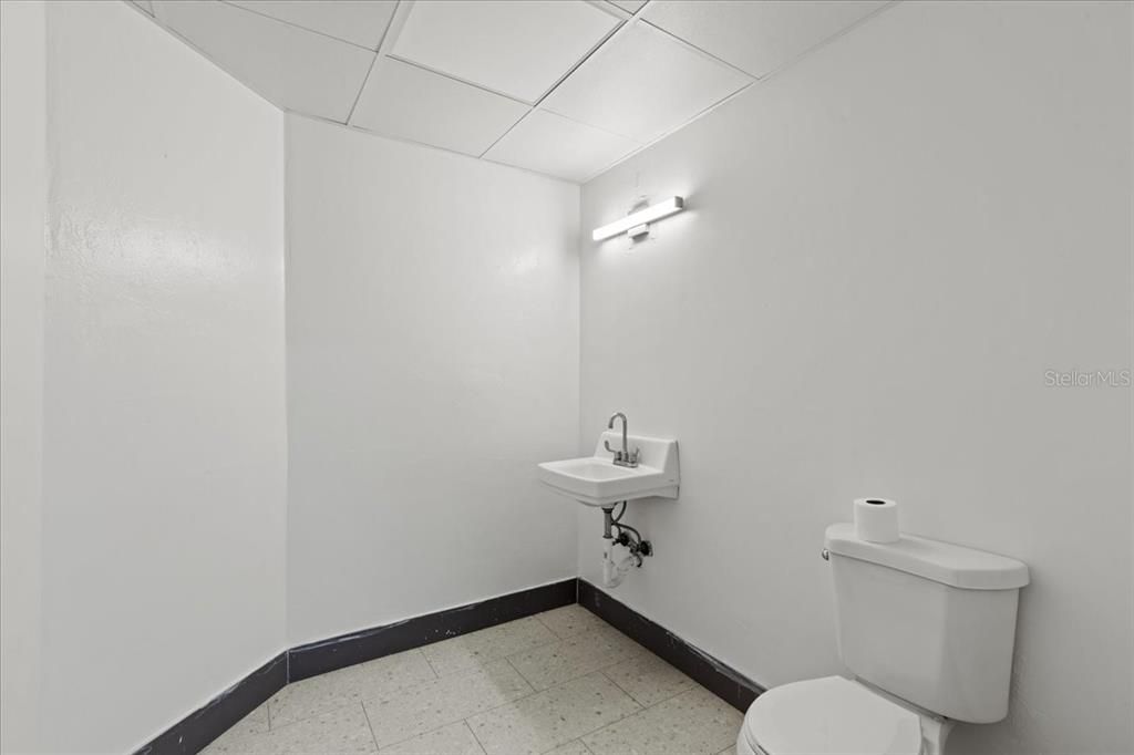 For Sale: $699,900 (0 beds, 0 baths, 3672 Square Feet)