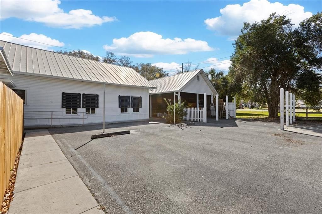 For Sale: $699,900 (0 beds, 0 baths, 3672 Square Feet)