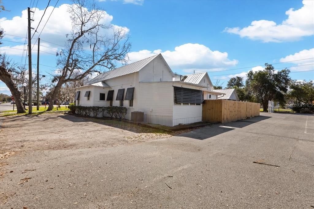 For Sale: $699,900 (0 beds, 0 baths, 3672 Square Feet)