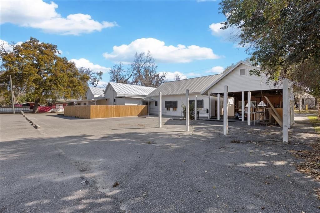 For Sale: $699,900 (0 beds, 0 baths, 3672 Square Feet)