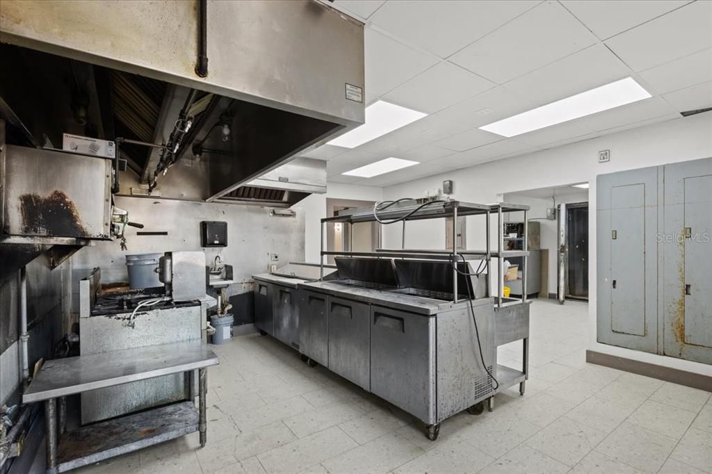 For Sale: $699,900 (0 beds, 0 baths, 3672 Square Feet)