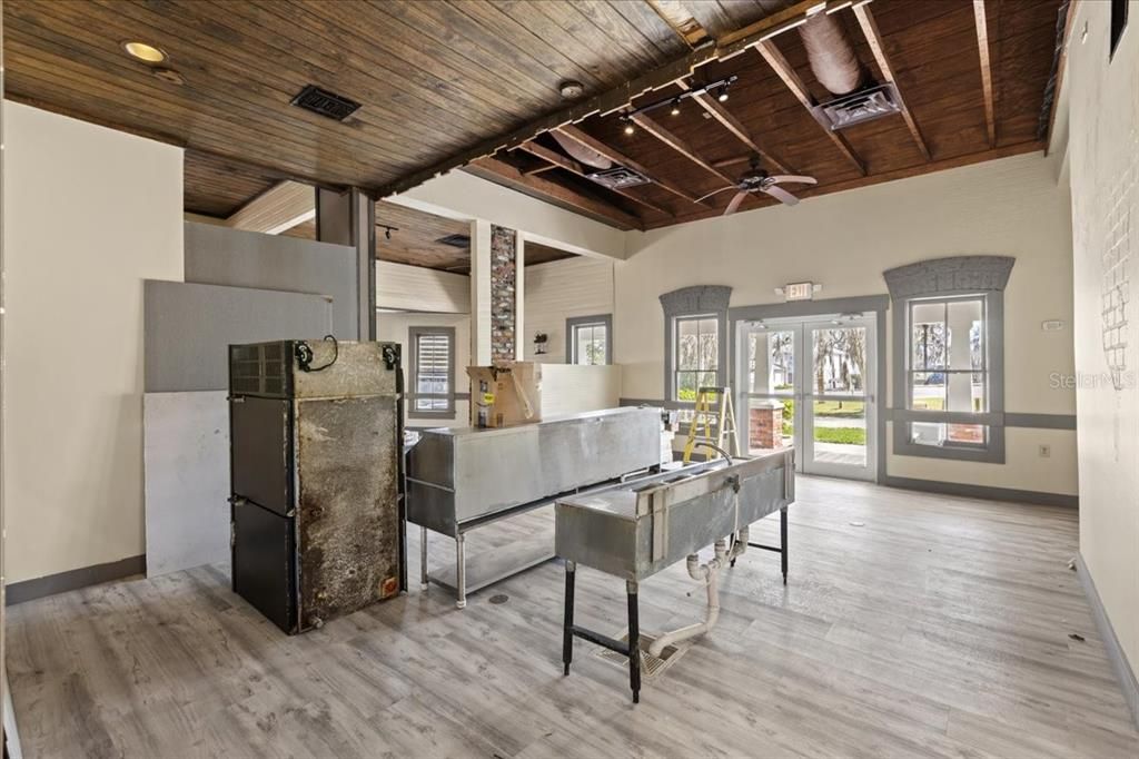 For Sale: $699,900 (0 beds, 0 baths, 3672 Square Feet)