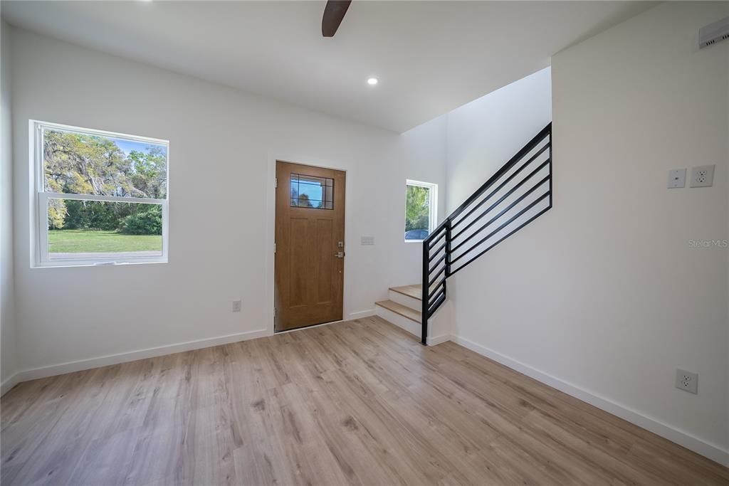 En Venta: $249,900 (2 camas, 2 baños, 1200 Pies cuadrados)