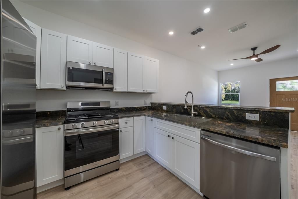 En Venta: $249,900 (2 camas, 2 baños, 1200 Pies cuadrados)