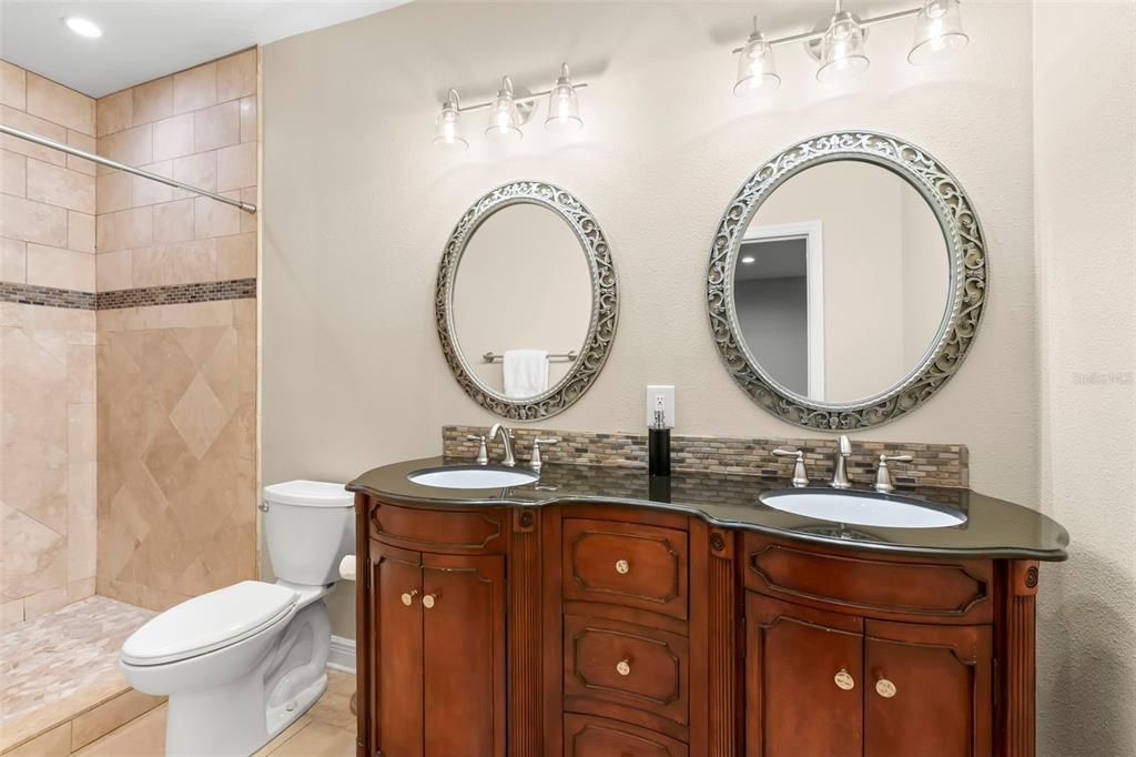 Active With Contract: $1,375,000 (5 beds, 4 baths, 4201 Square Feet)