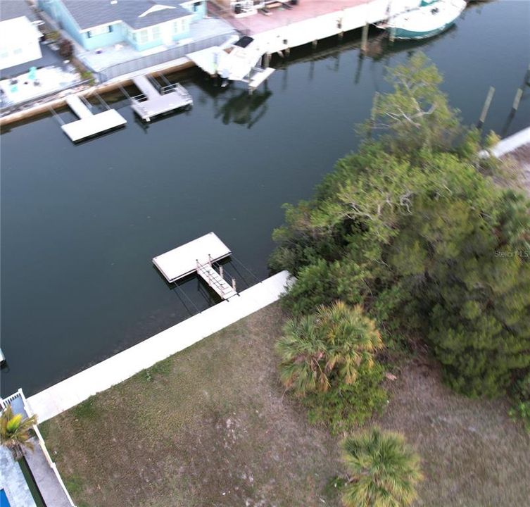 На продажу: $319,000 (0.13 acres)