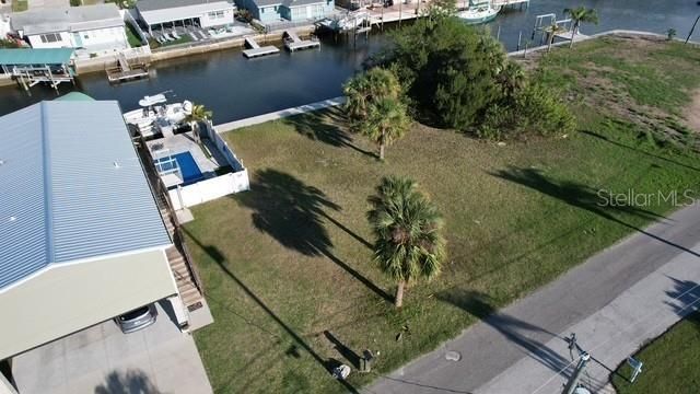 На продажу: $319,000 (0.13 acres)