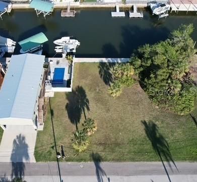 На продажу: $319,000 (0.13 acres)