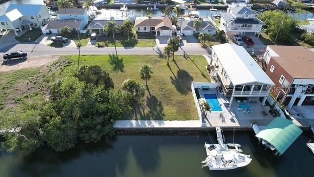 На продажу: $319,000 (0.13 acres)