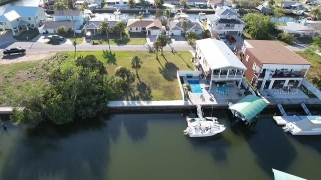 На продажу: $319,000 (0.13 acres)