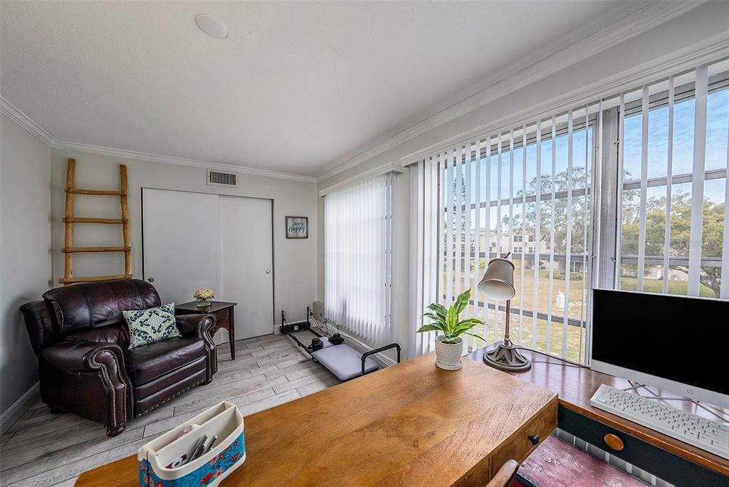 Active With Contract: $102,900 (1 beds, 1 baths, 825 Square Feet)