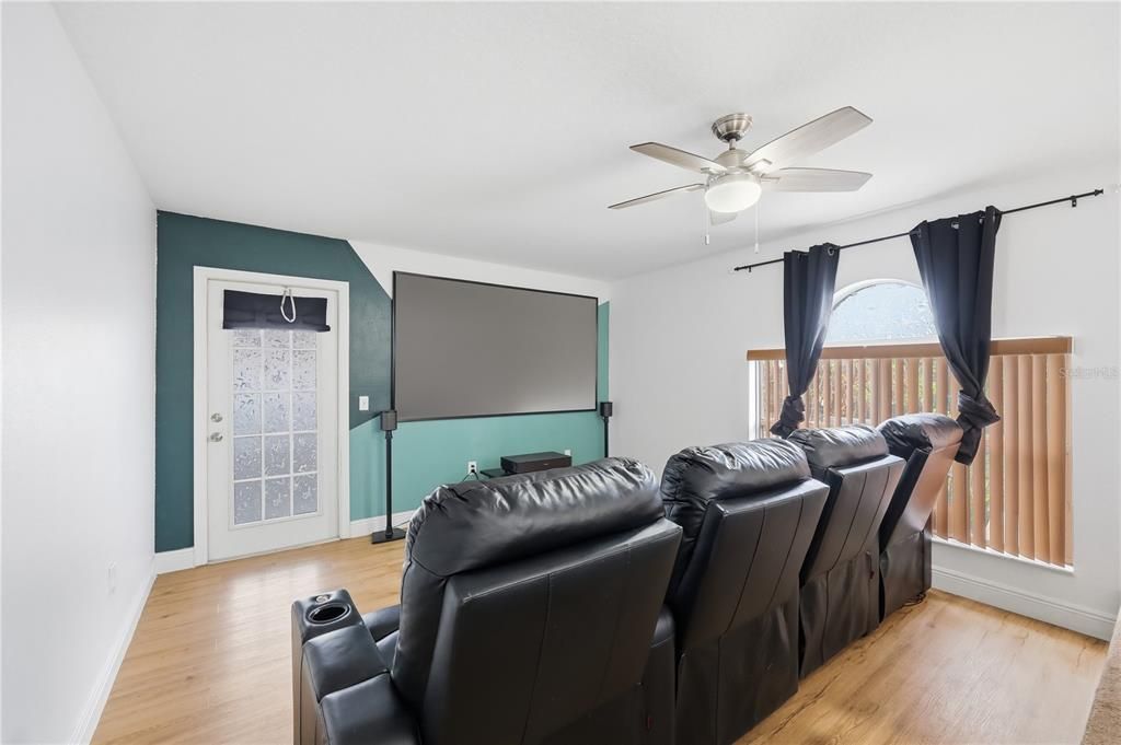 Activo con contrato: $459,900 (4 camas, 2 baños, 2846 Pies cuadrados)