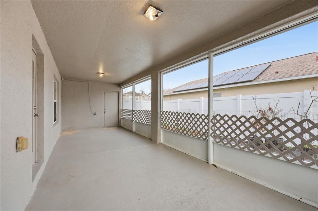 Activo con contrato: $459,900 (4 camas, 2 baños, 2846 Pies cuadrados)