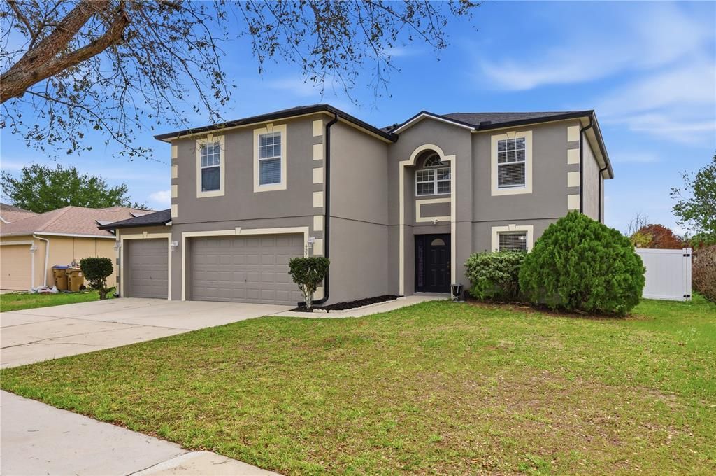 Activo con contrato: $459,900 (4 camas, 2 baños, 2846 Pies cuadrados)