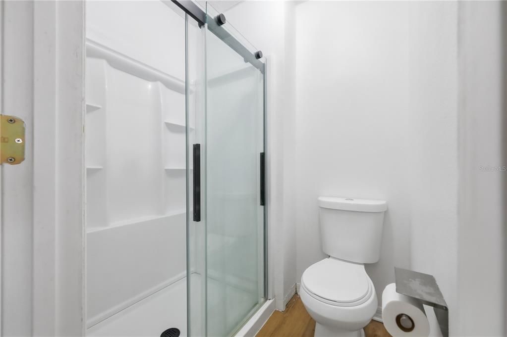 Activo con contrato: $459,900 (4 camas, 2 baños, 2846 Pies cuadrados)