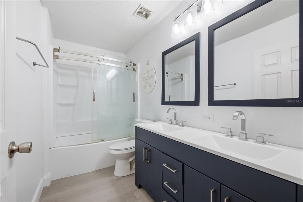 Activo con contrato: $459,900 (4 camas, 2 baños, 2846 Pies cuadrados)