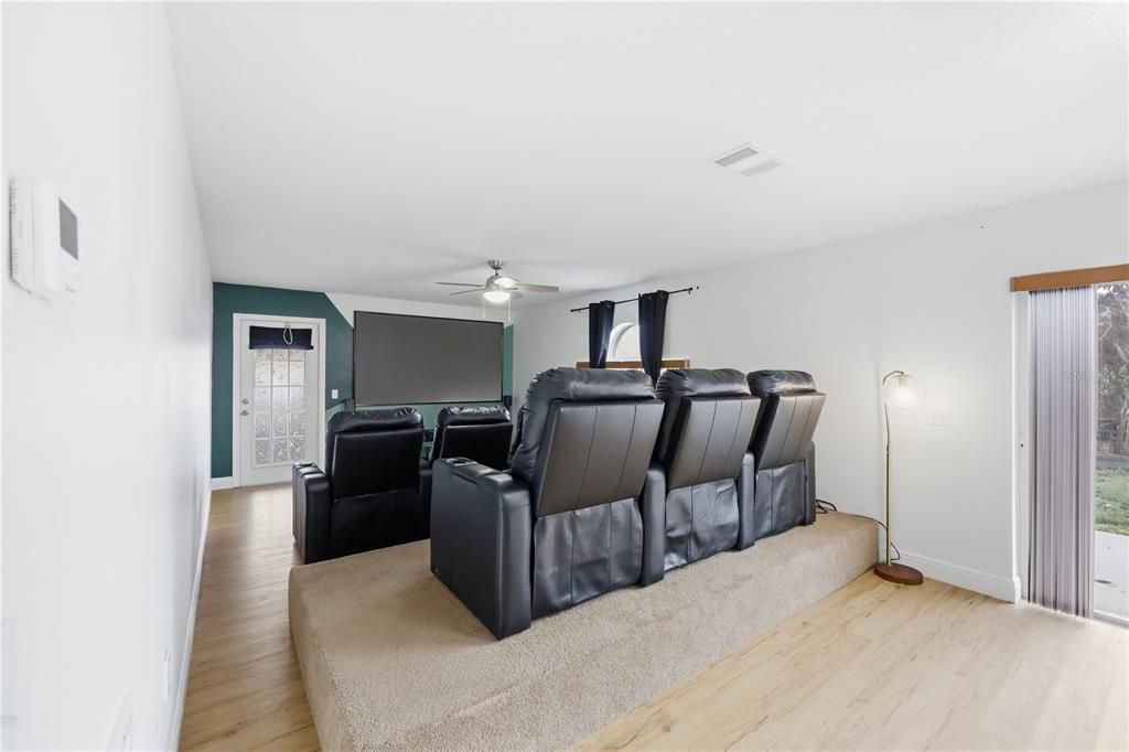 Activo con contrato: $459,900 (4 camas, 2 baños, 2846 Pies cuadrados)