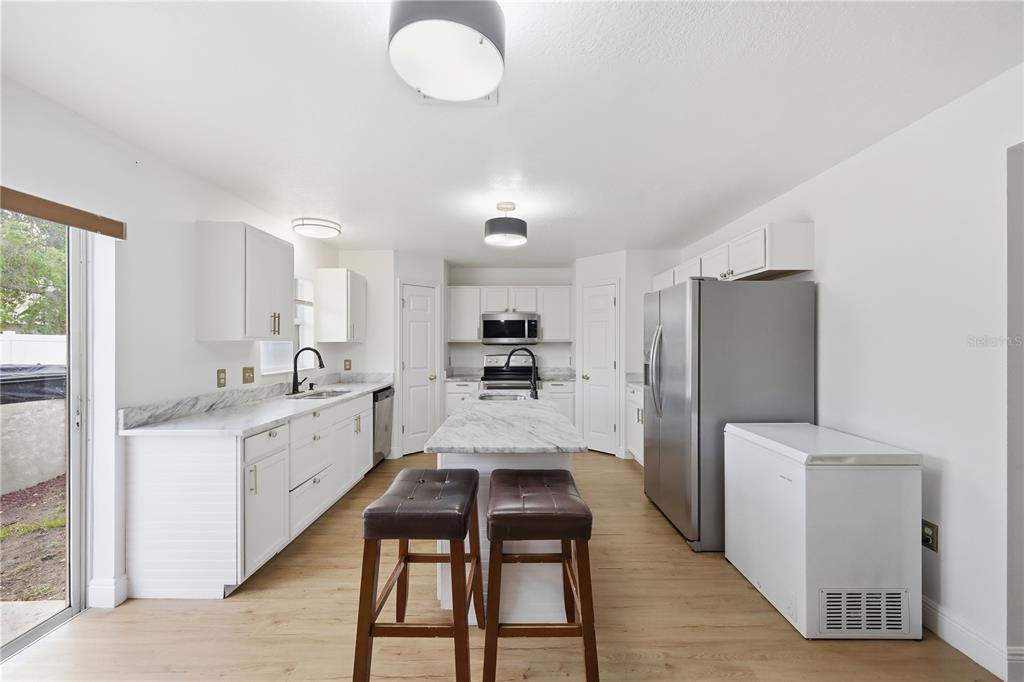 Activo con contrato: $459,900 (4 camas, 2 baños, 2846 Pies cuadrados)
