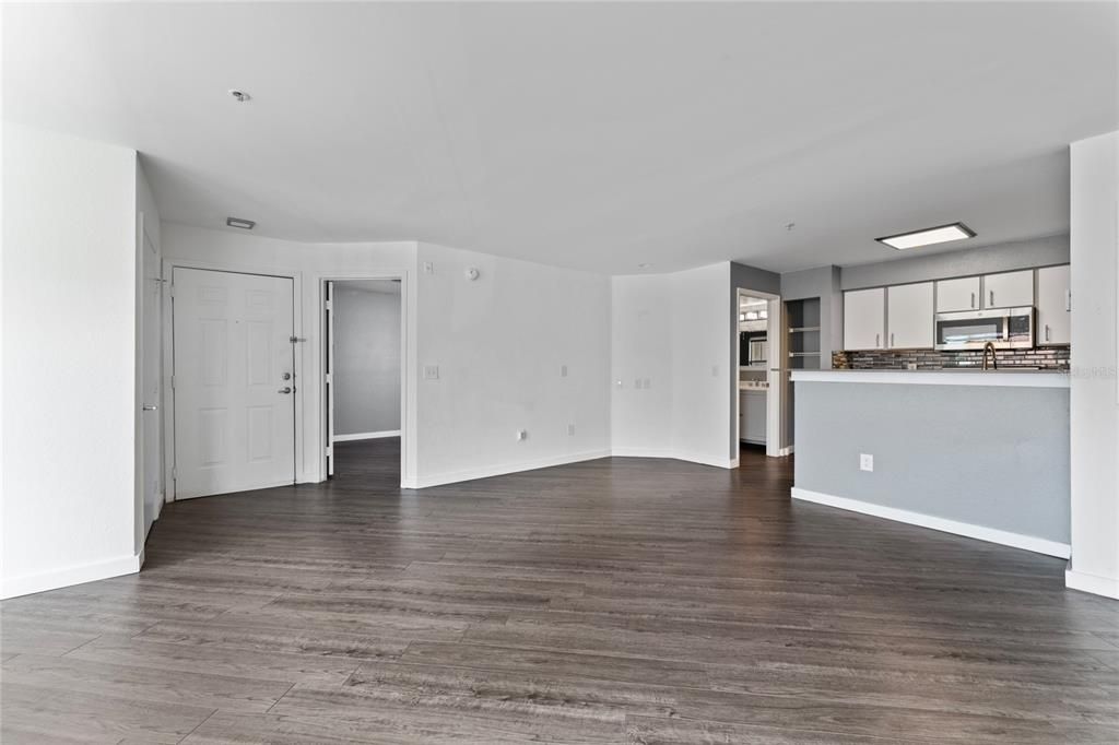 Activo con contrato: $224,900 (2 camas, 2 baños, 1026 Pies cuadrados)