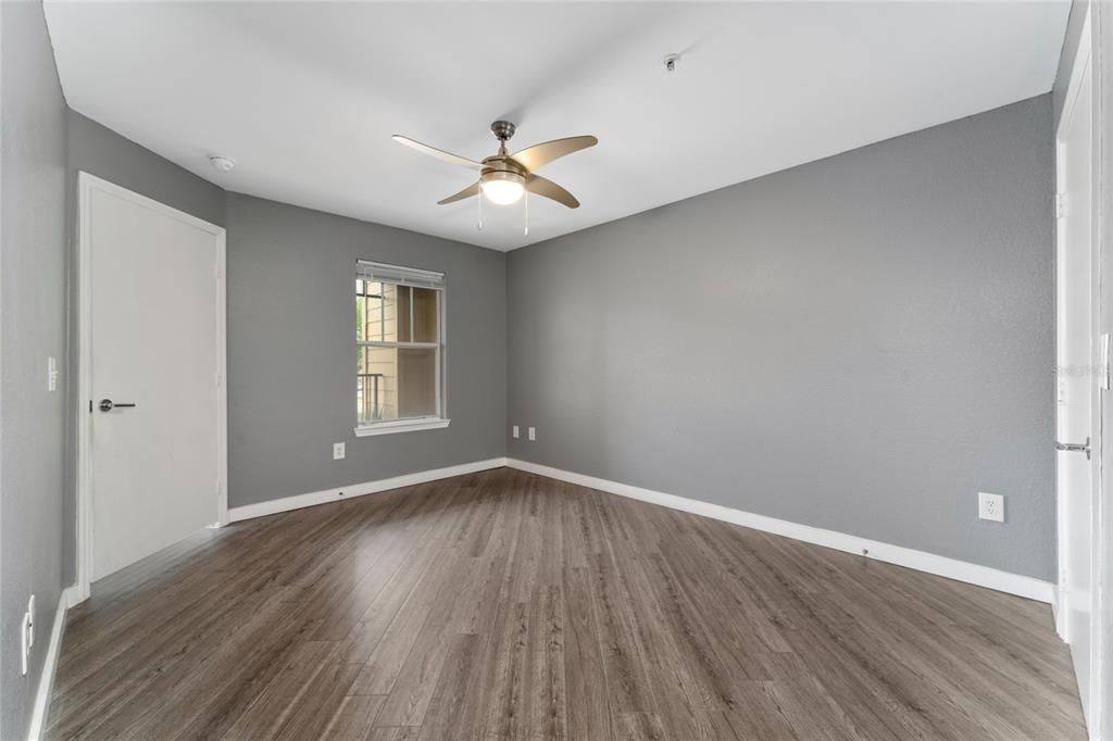 Activo con contrato: $224,900 (2 camas, 2 baños, 1026 Pies cuadrados)