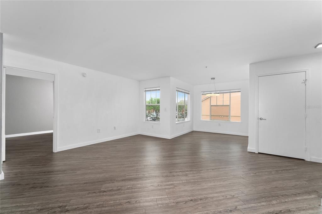 Activo con contrato: $224,900 (2 camas, 2 baños, 1026 Pies cuadrados)