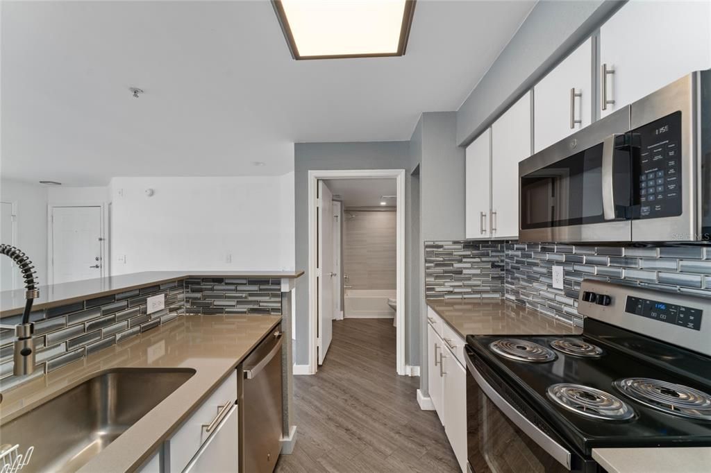 Activo con contrato: $224,900 (2 camas, 2 baños, 1026 Pies cuadrados)