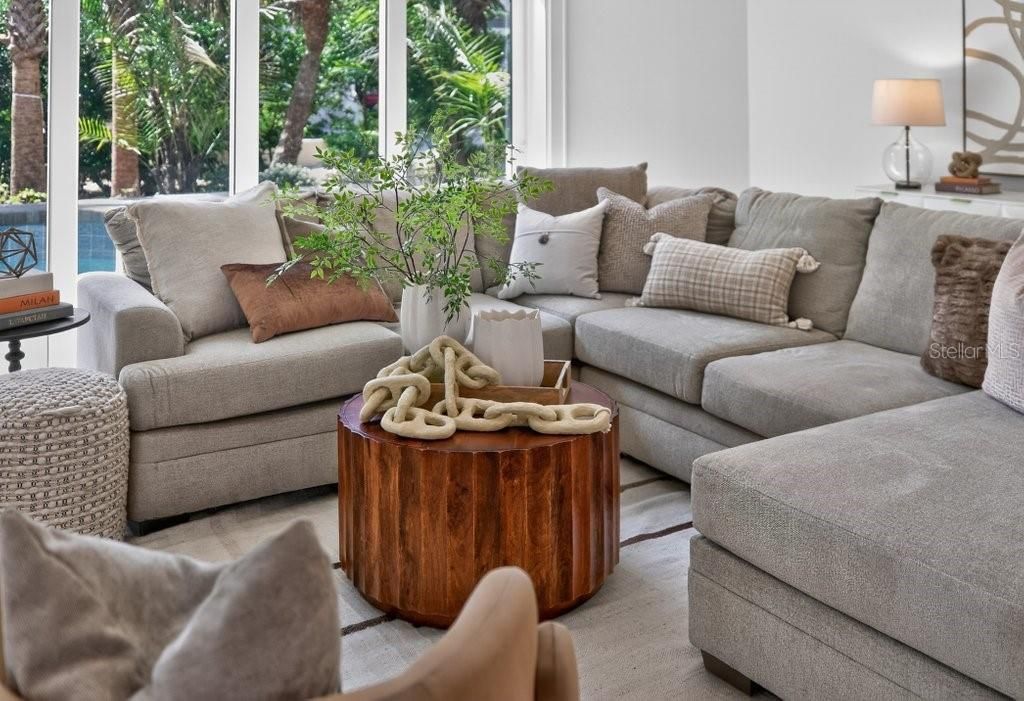 En Venta: $3,679,000 (5 camas, 4 baños, 4718 Pies cuadrados)