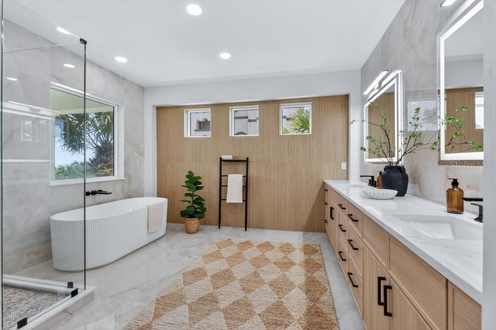 En Venta: $3,679,000 (5 camas, 4 baños, 4718 Pies cuadrados)