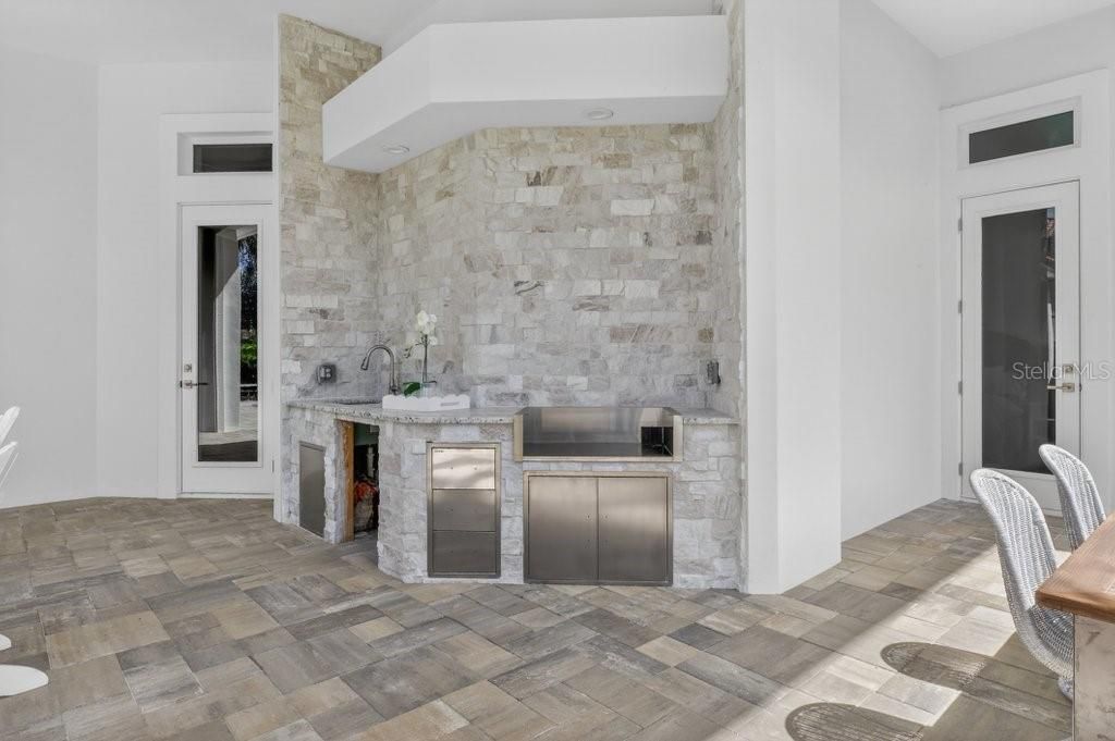 En Venta: $3,679,000 (5 camas, 4 baños, 4718 Pies cuadrados)