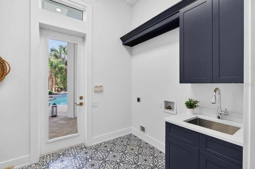 En Venta: $3,679,000 (5 camas, 4 baños, 4718 Pies cuadrados)