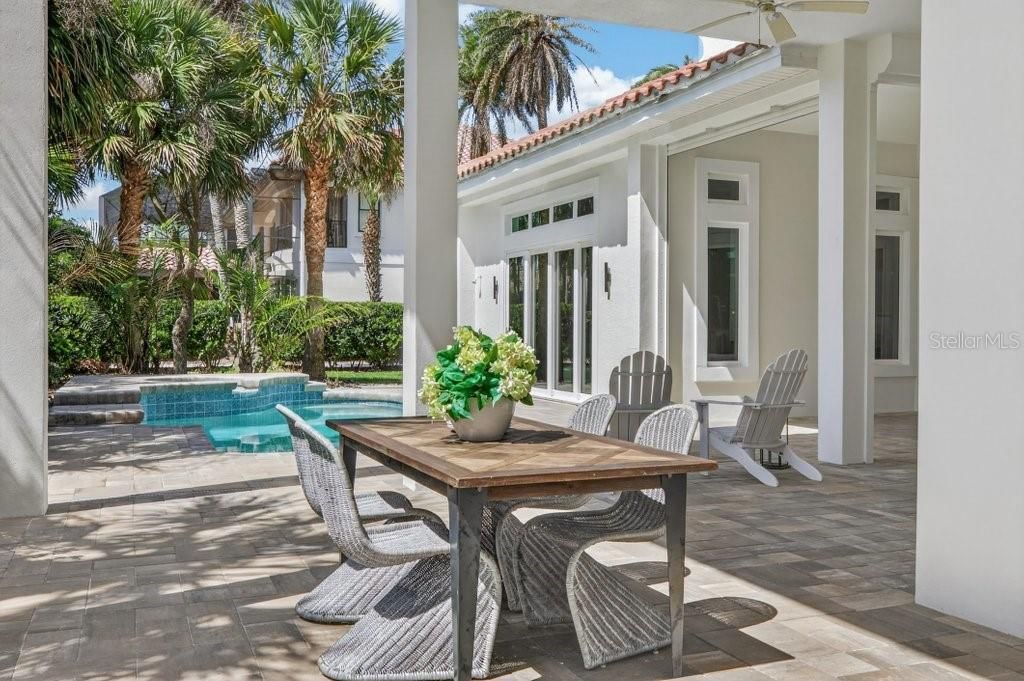 En Venta: $3,679,000 (5 camas, 4 baños, 4718 Pies cuadrados)