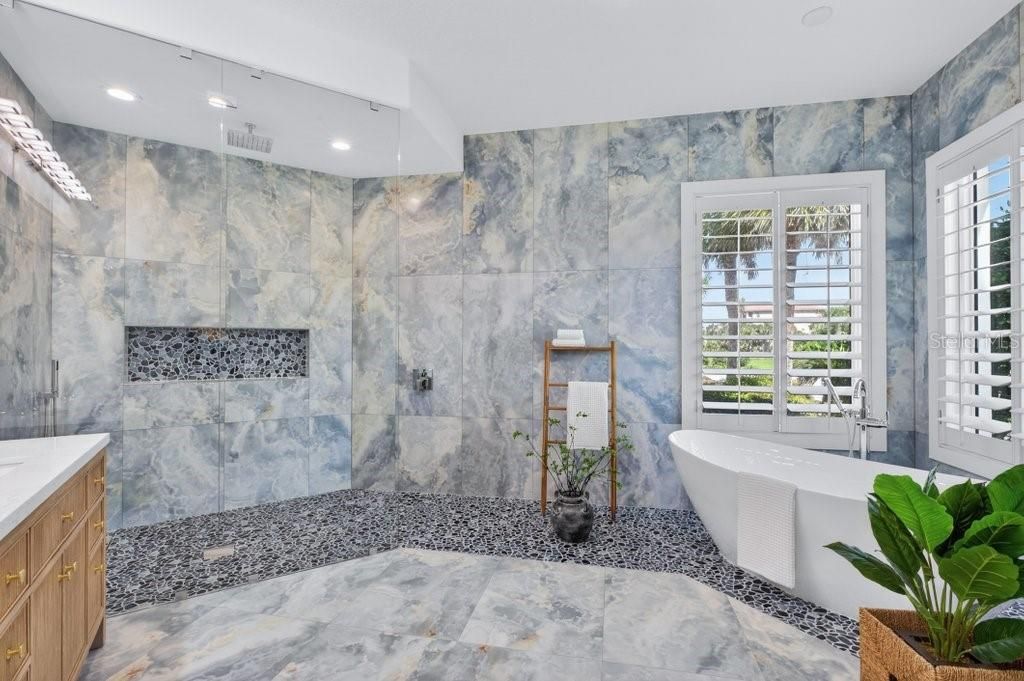 En Venta: $3,679,000 (5 camas, 4 baños, 4718 Pies cuadrados)