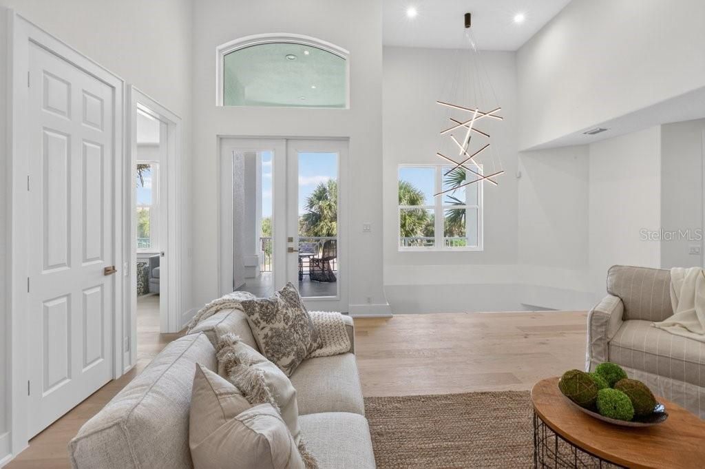 En Venta: $3,679,000 (5 camas, 4 baños, 4718 Pies cuadrados)